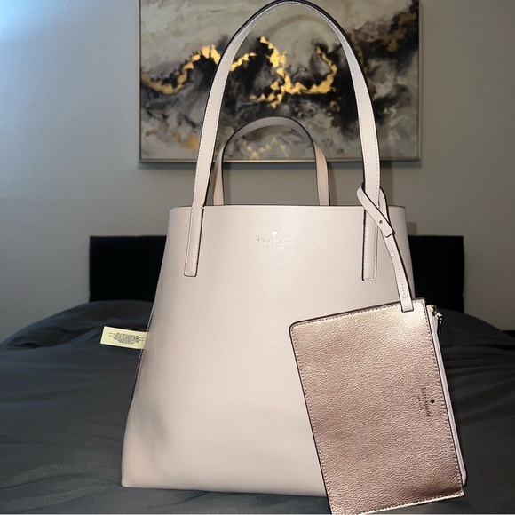 Kate Spade Reversible Tote Rose Gold - Picture 4 of 9